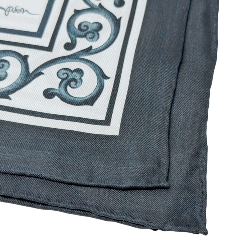 ジムトンプソンスカーフ（Jim Thompson scarf）-花柄｜ホワイト・濃紺