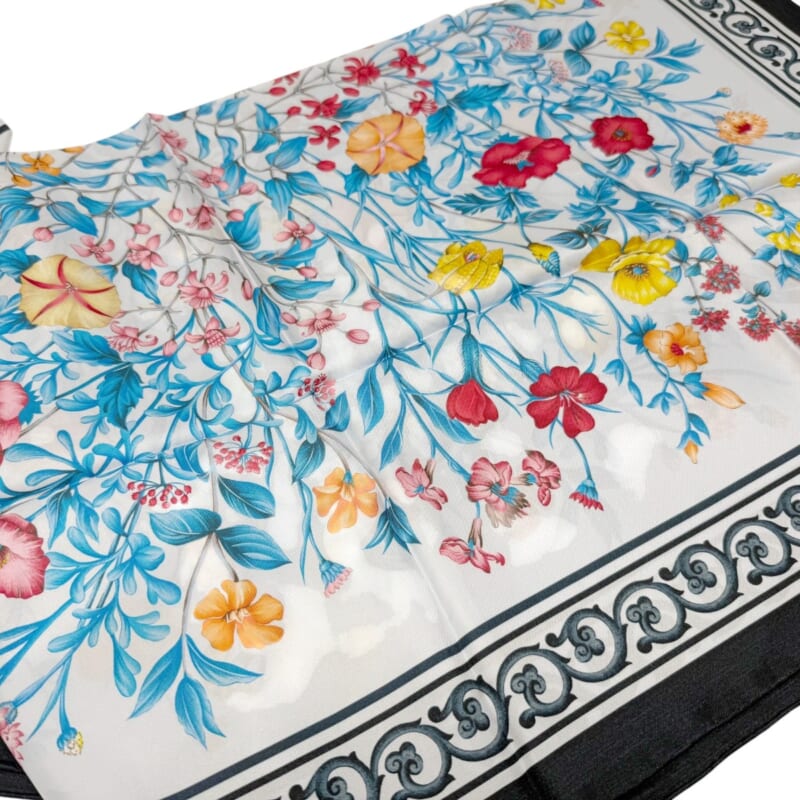 ジムトンプソンスカーフ（Jim Thompson scarf）-花柄｜ホワイト・濃紺