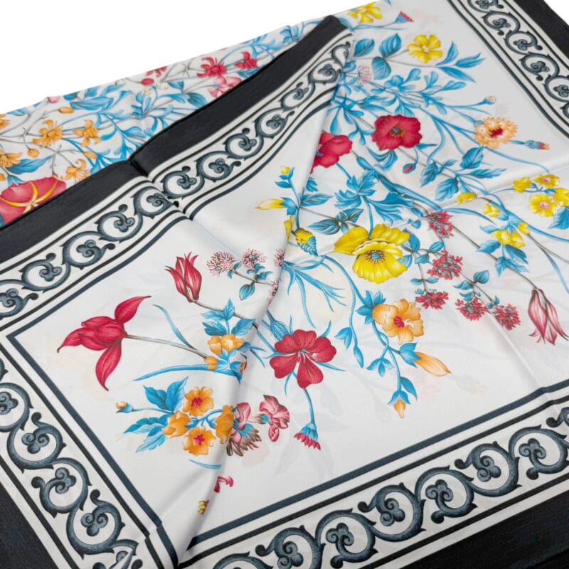 ジムトンプソンスカーフ（Jim Thompson scarf）-花柄｜ホワイト・濃紺