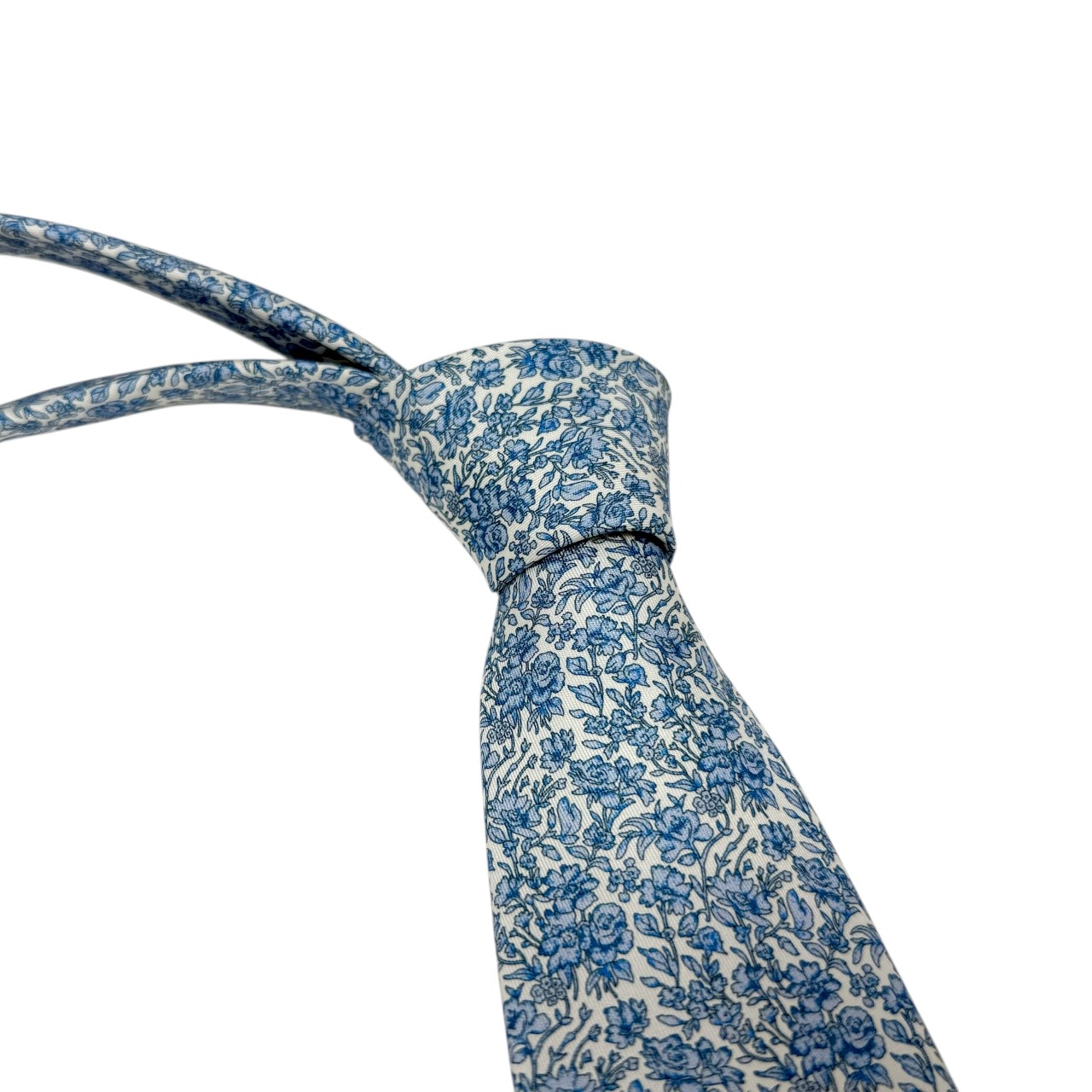ジムトンプソンネクタイ(Jim Thompson necktie)ボタニカル柄|ホワイト・ブルー