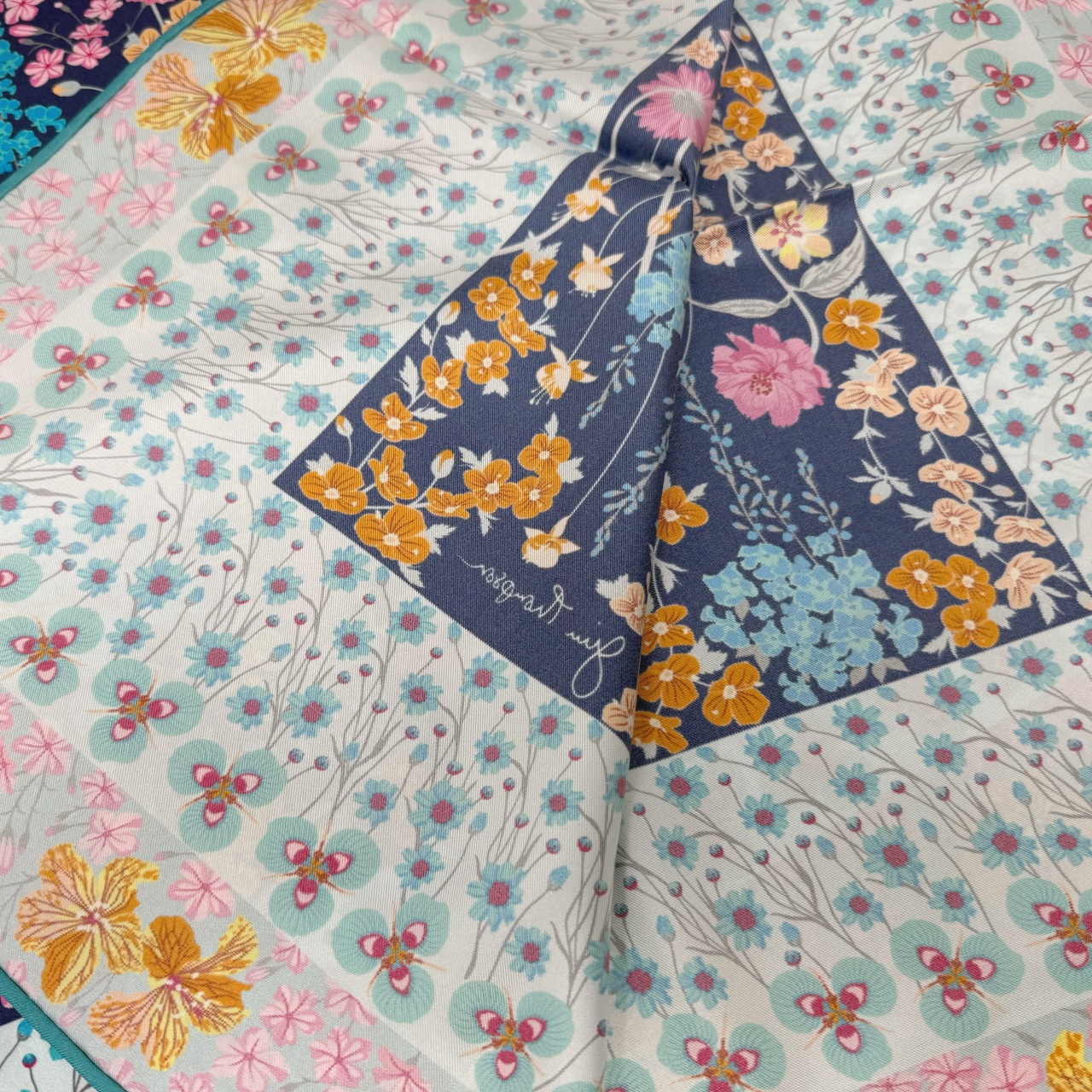 ジムトンプソンスカーフ(Jim Thompson scarf)-RWQAR_FLOWER_DK_BL